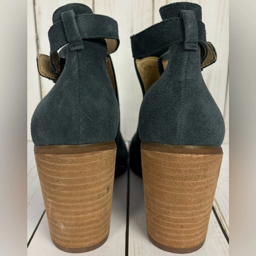 Sole Society Navy Blue Suede Peep‎ Toe Cutout Block Heel Booties Size 7M 37.5